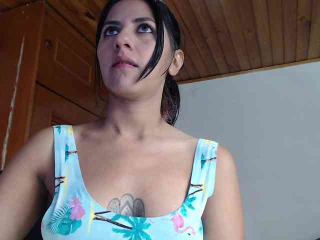 hilari18 webcam