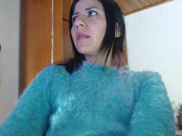 hilari18 webcam