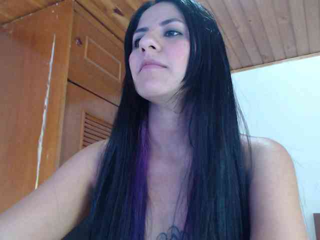 hilari18 webcam