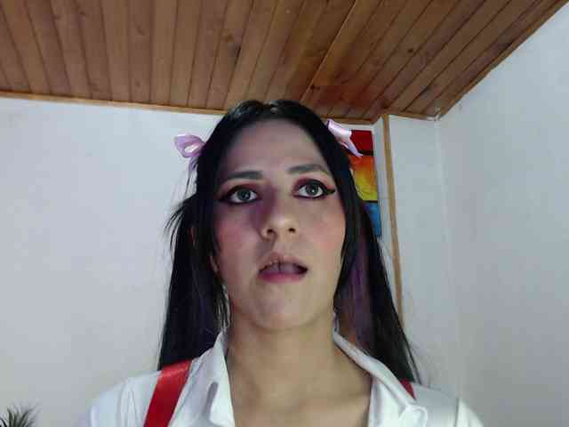 hilari18 webcam