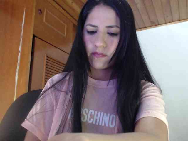 hilari18 webcam