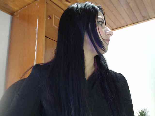 hilari18 webcam