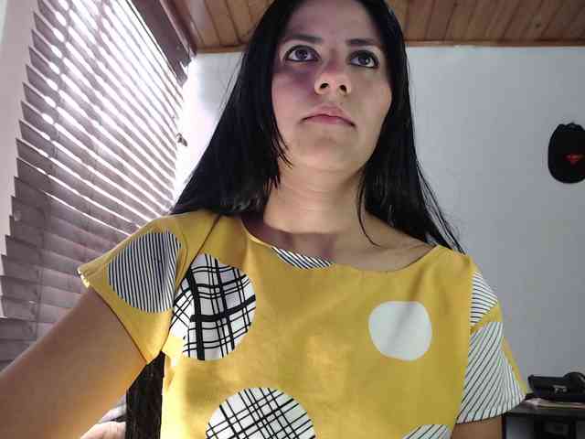 hilari18 webcam