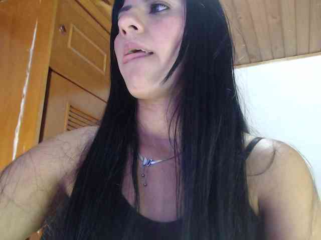 hilari18 webcam