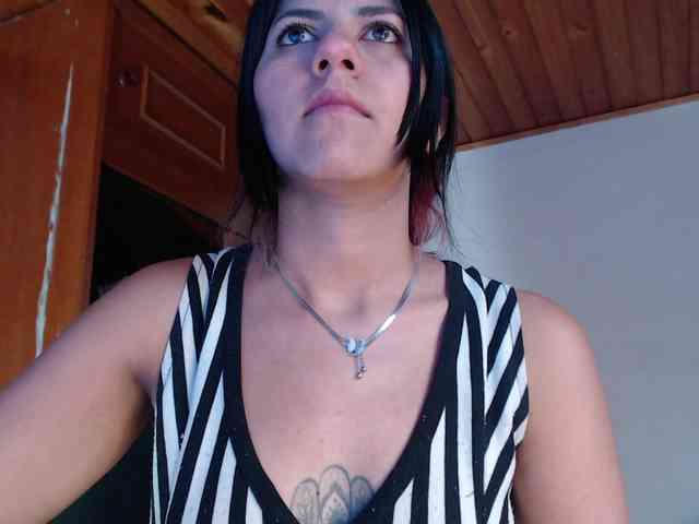 hilari18 webcam