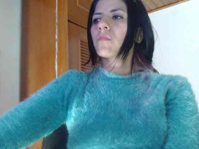 hilari18 webcam