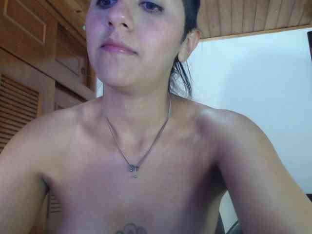 hilari18 webcam