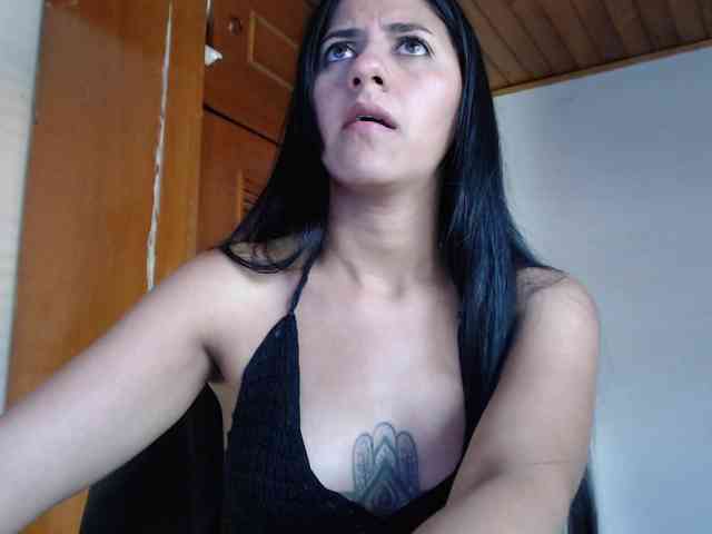 hilari18 webcam