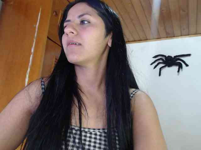 hilari18 webcam