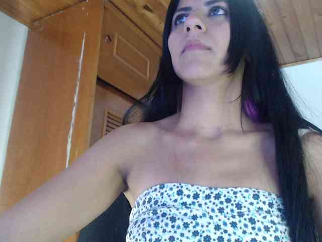 hilari18 webcam