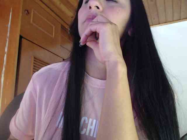 hilari18 webcam