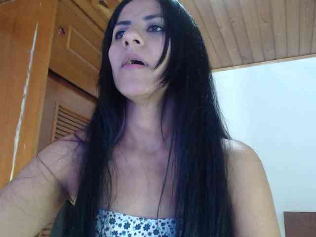 hilari18 webcam