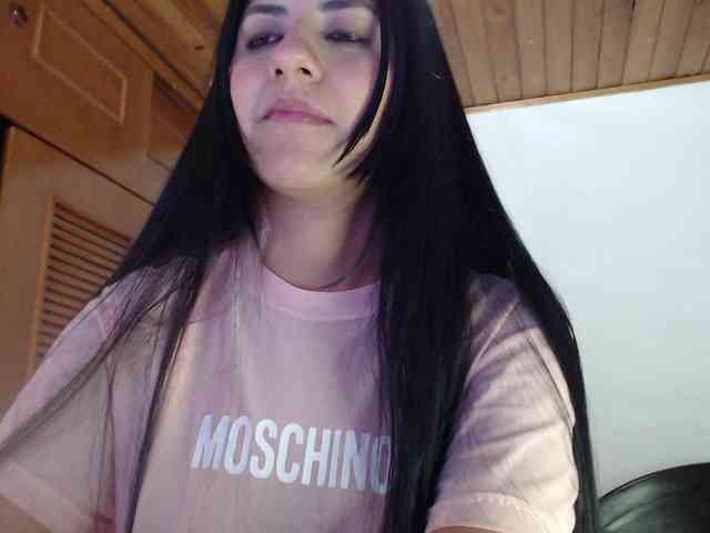 hilari18 webcam