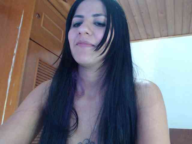 hilari18 webcam