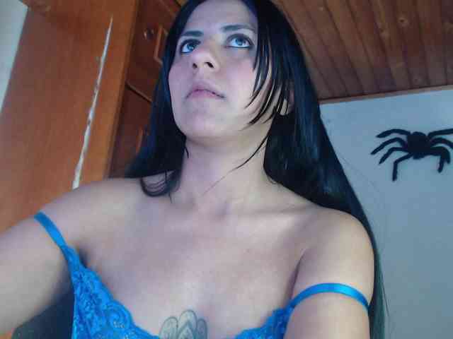hilari18 webcam