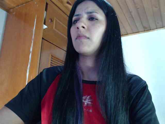 hilari18 webcam