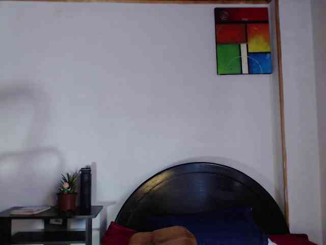 hilari18 webcam