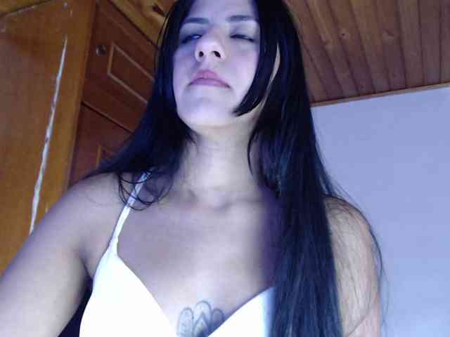 hilari18 webcam