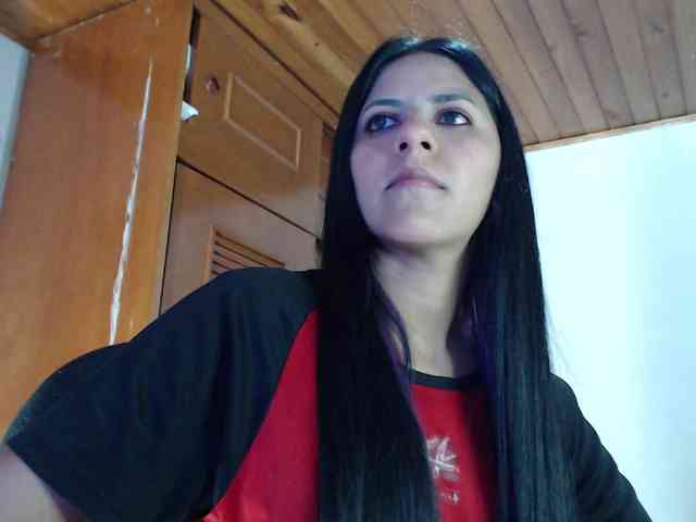 hilari18 webcam