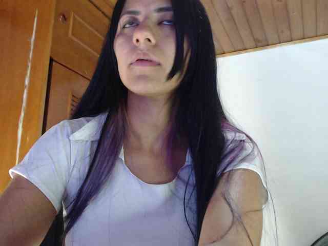 hilari18 webcam