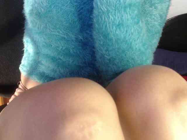 hilari18 webcam