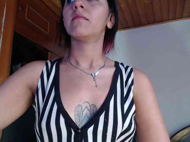 hilari18 webcam