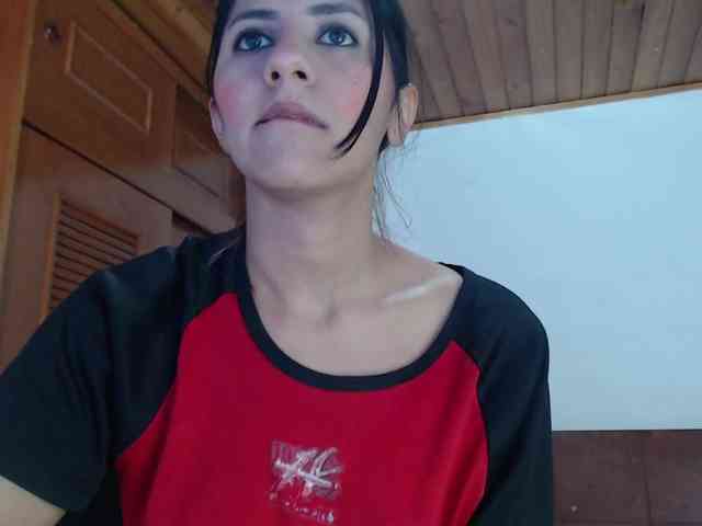 hilari18 webcam