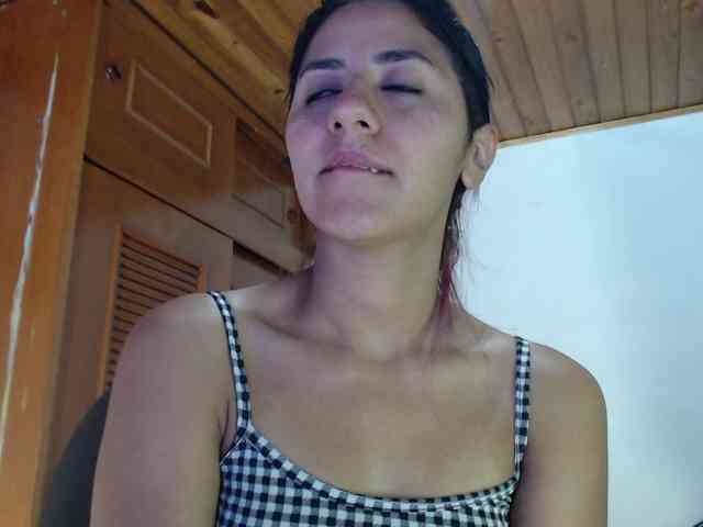hilari18 webcam