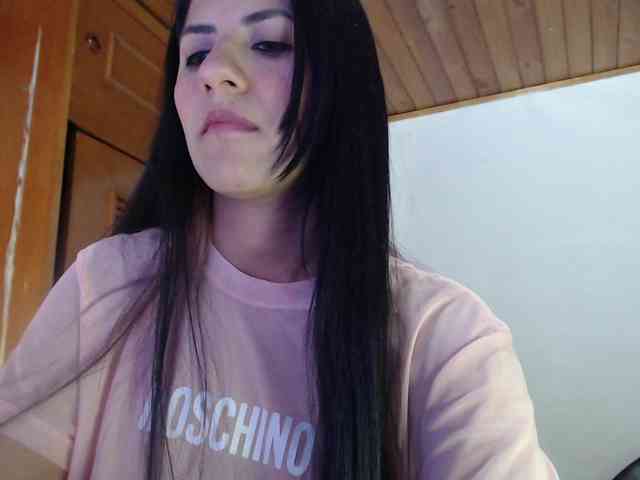 hilari18 webcam