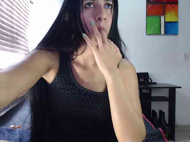 hilari18 webcam