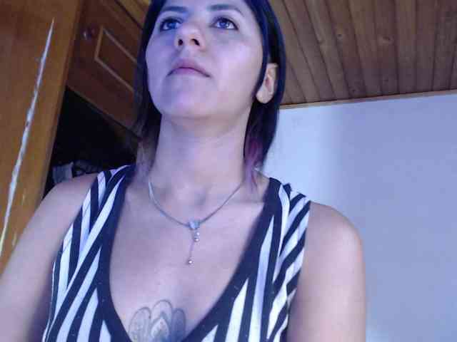 hilari18 webcam