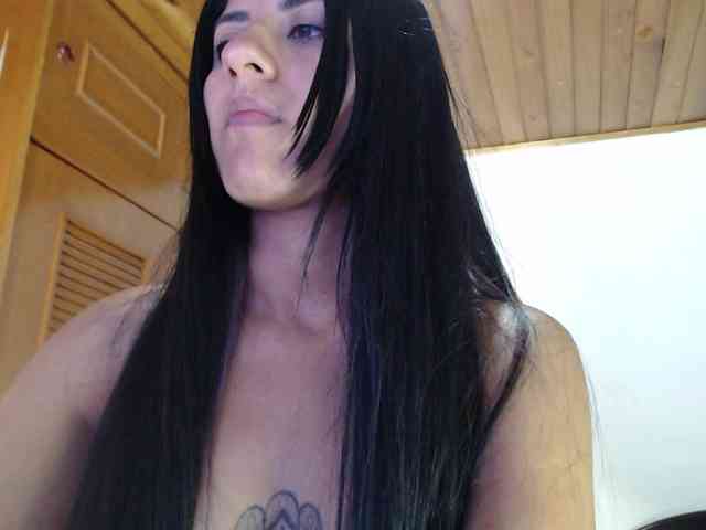 hilari18 webcam