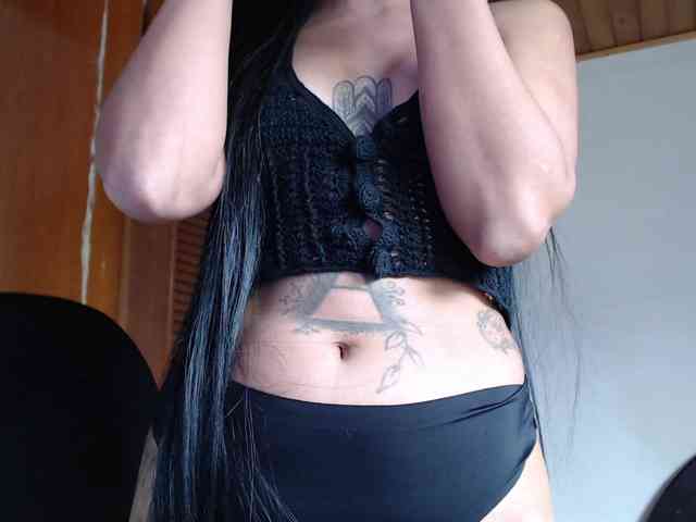 hilari18 webcam