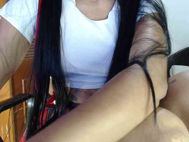 hilari18 webcam