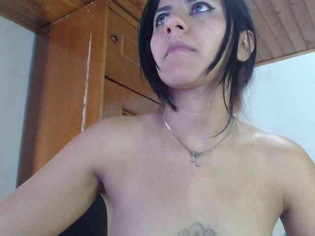 hilari18 webcam