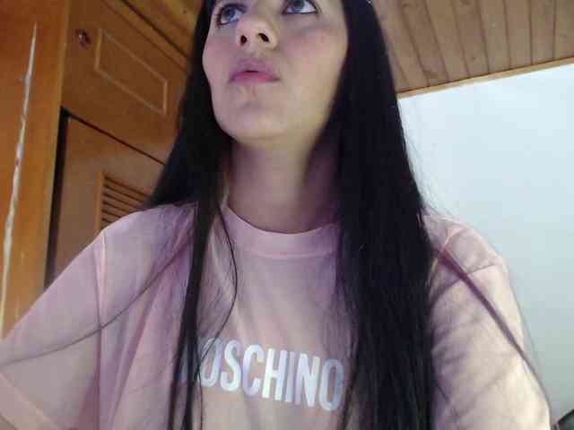 hilari18 webcam