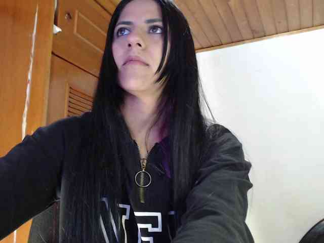hilari18 webcam