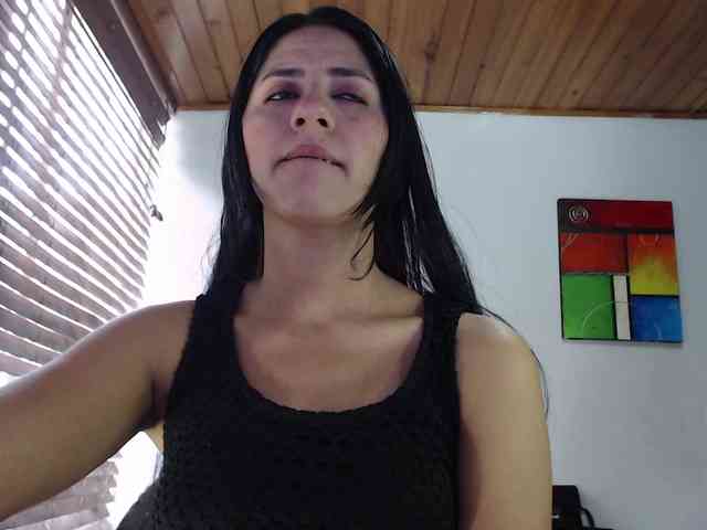 hilari18 webcam