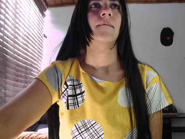 hilari18 webcam
