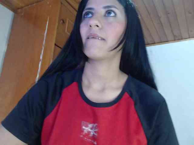 hilari18 webcam