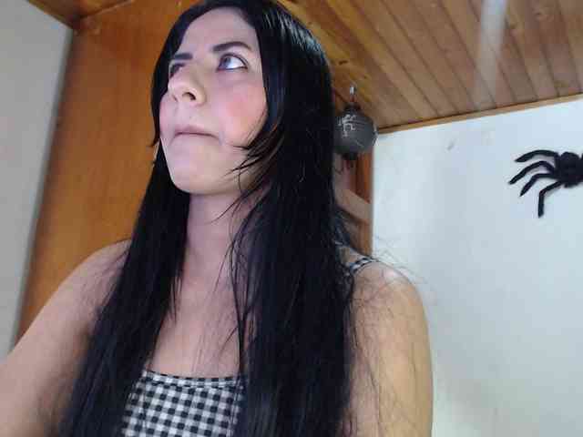 hilari18 webcam