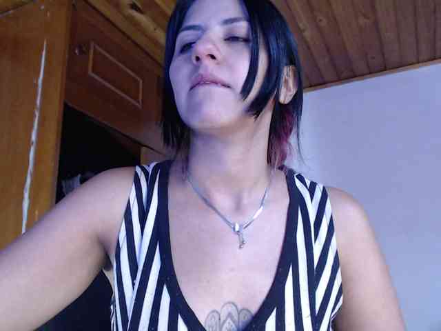 hilari18 webcam