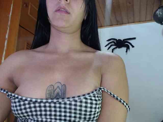 hilari18 webcam