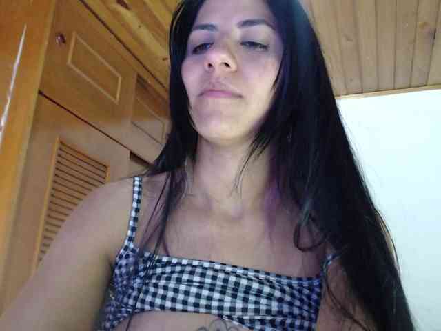 hilari18 webcam