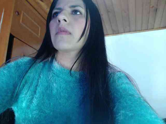 hilari18 webcam