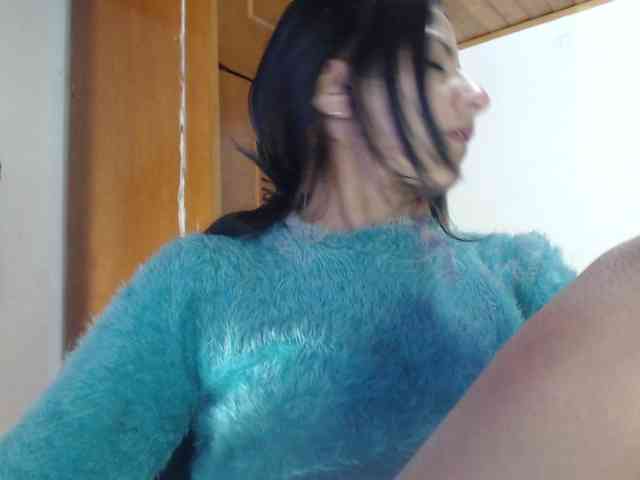 hilari18 webcam