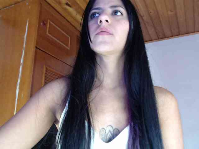 hilari18 webcam