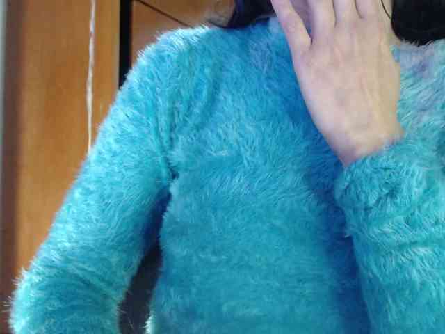 hilari18 webcam