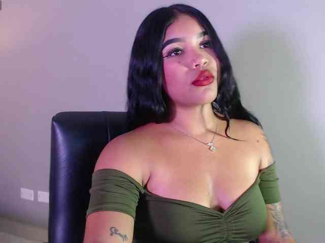 JoyceHill Live Webcam on BongaCams
