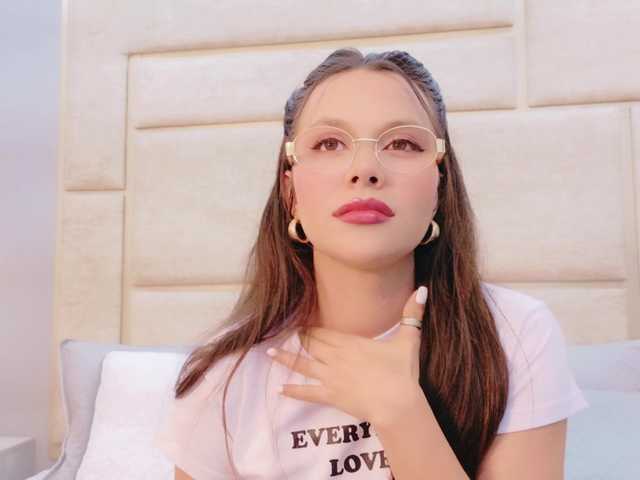 RubyScarlett's BongaCams show and profile